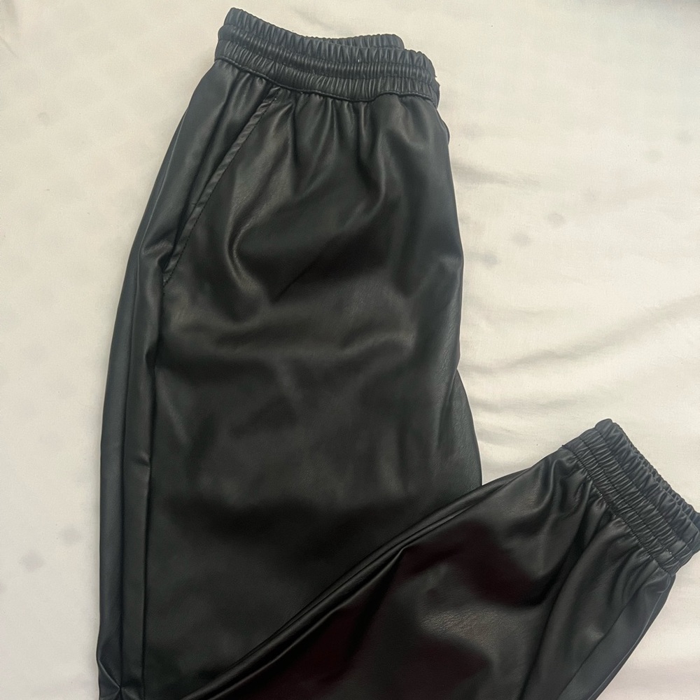 Black jogger